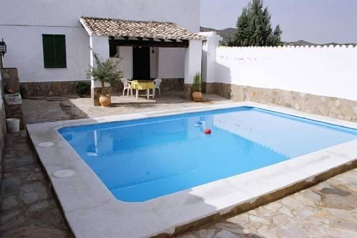 Gîte pour 4 personnes, avec jacuzzi ainsi que jardin et piscine à Alcalá la Real - 4