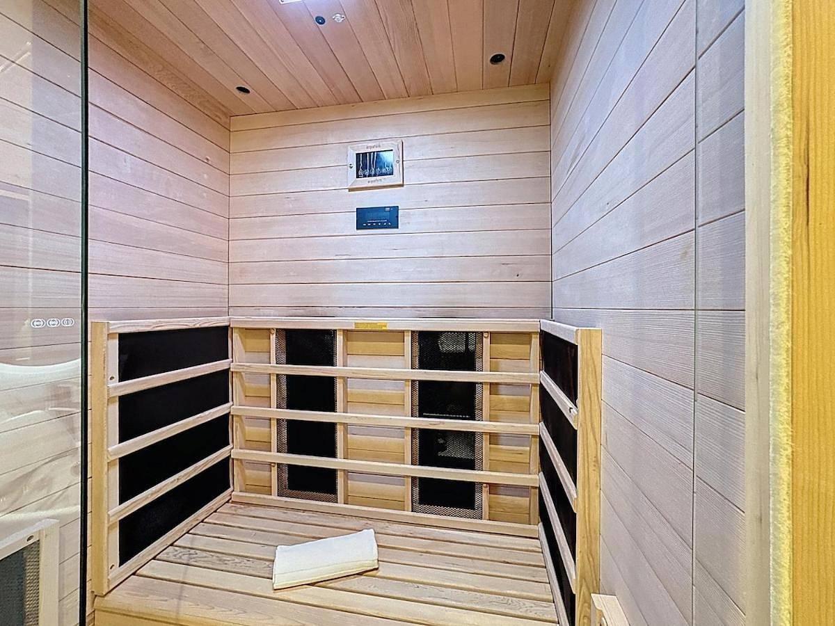 Appartement entier, King Suite with Spa Bath in Beaumont (Puy-de-Dôme), Parc naturel régional des Volcans d'Auvergne