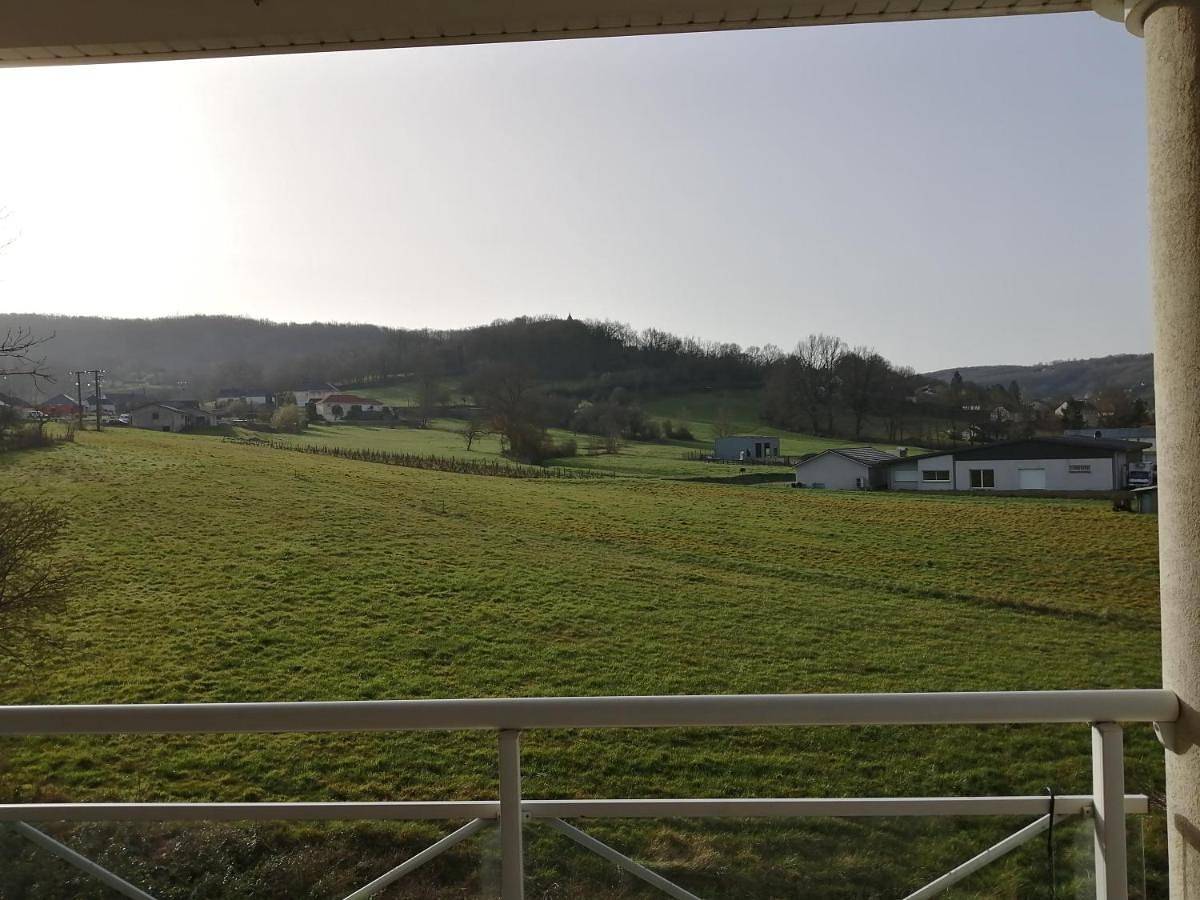 Appartement entier, Nid douillet au calme in Saint-Cernin-de-Larche, Région de Brive-la-Gaillarde