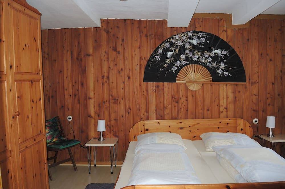 Ganze Wohnung, Hist.Fachwerkhaus von 1571,trotz Zentrum ruhiges Wohnen,Tiere erlaubt in Rinteln, Landkreis Schaumburg