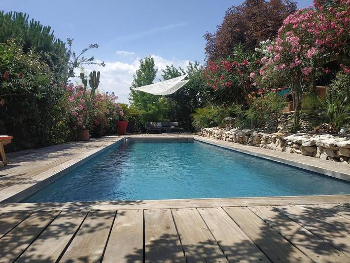 Location de vacances pour 6 personnes, avec jardin ainsi que piscine et vue à Saint-Marcel-d'Ardèche