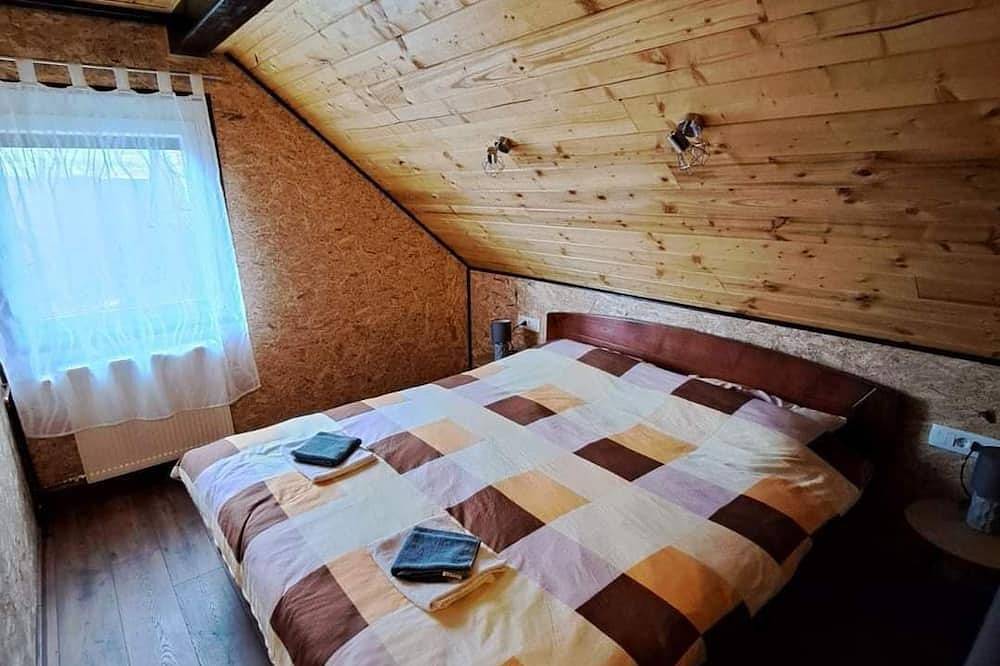 Holiday Home Sleme with jacuzzi, big garden and fireplace in Delnice, Primorje-Gorski Kotar