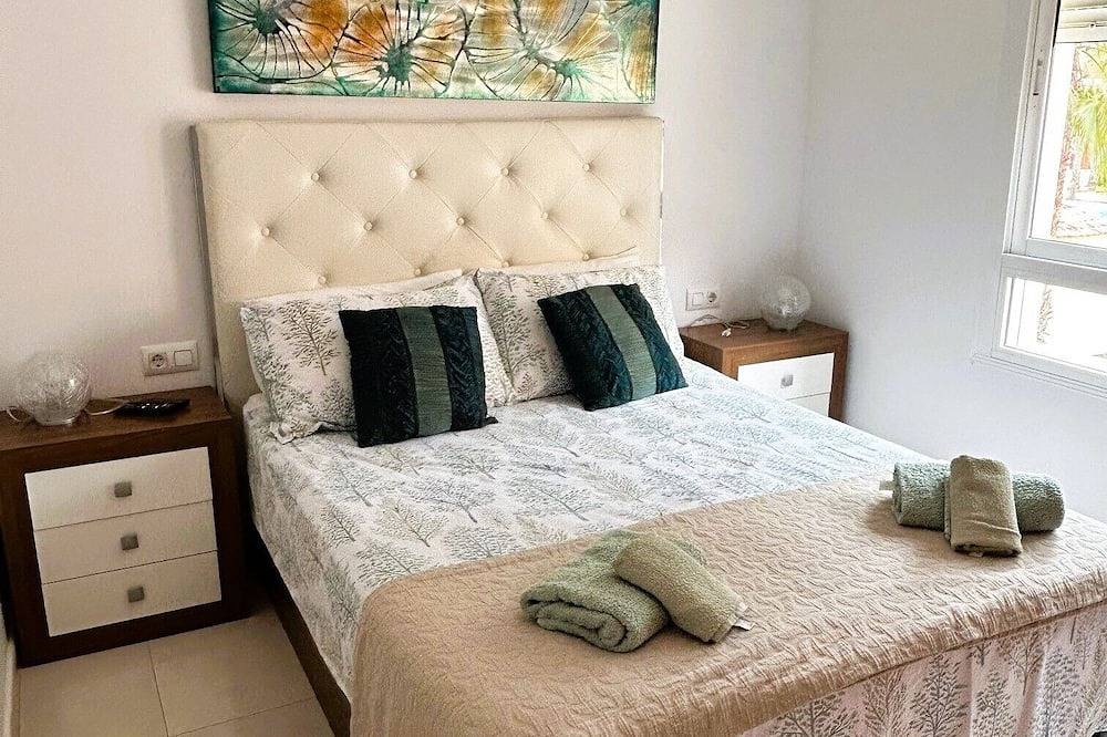 Apartamento entero, Hermoso apartamento de 3 dormitorios y 2 baños en Puerto Marina con Wifi y Tv Uk in Golf Resorts Murcia, Mar Menor
