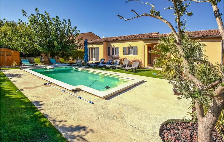 Location de vacances pour 6 personnes, avec terrasse ainsi que piscine et jardin à Avignon - 2