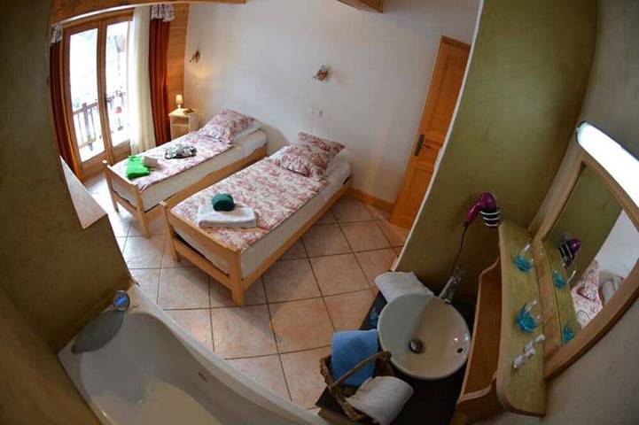 Appartement de vacances pour 9 personnes, avec Balcon ainsi que Jacuzzi et Jardin