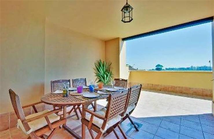 Apartamento de vacaciones para 4 personas, con piscina además de terraza y jardín - 1