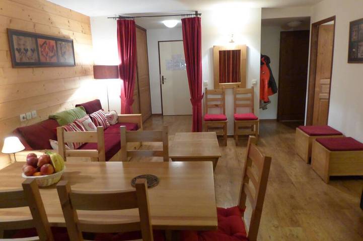 Location de vacances pour 8 personnes, avec balcon et jardin à Brides-les-Bains