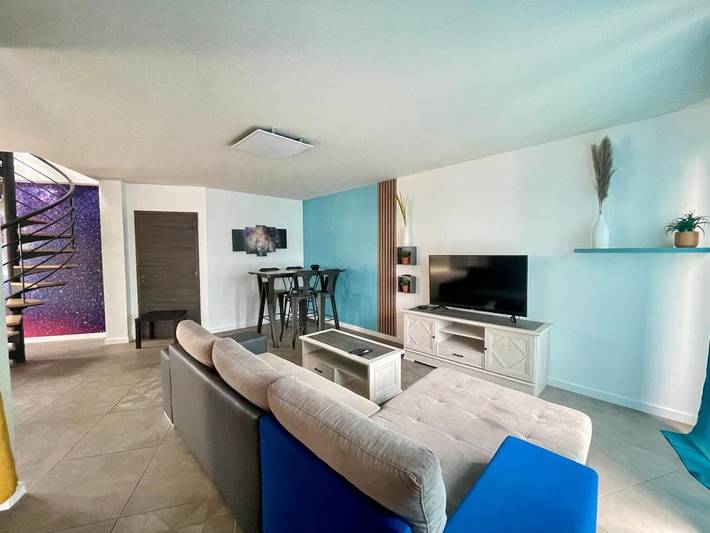 Gîte pour 5 personnes, avec jardin ainsi que terrasse et vue, animaux acceptés à Bessan - 4