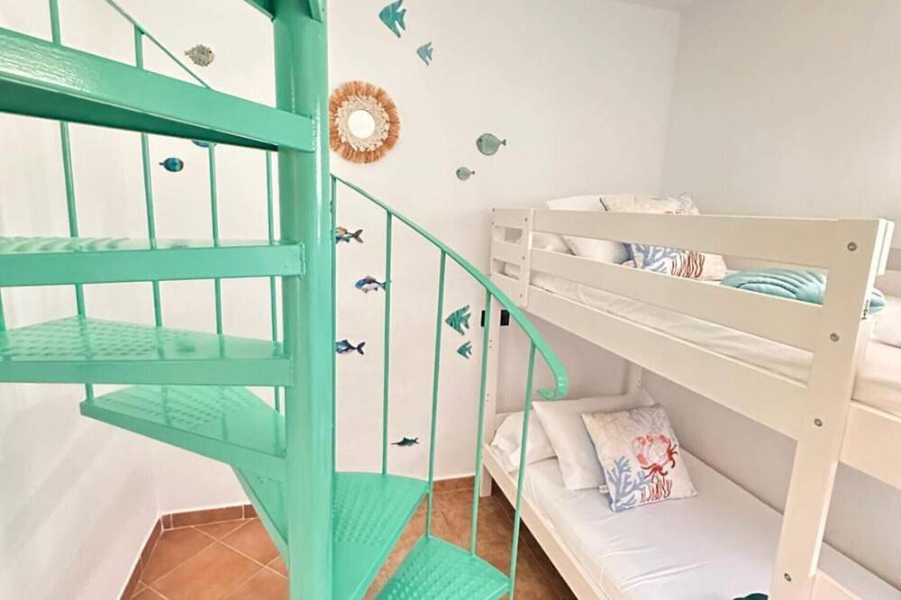 Apartment 'Casa Medusa' with Mountain Views, Wi-Fi and Air Conditioning in San José (Almeria), Níjar