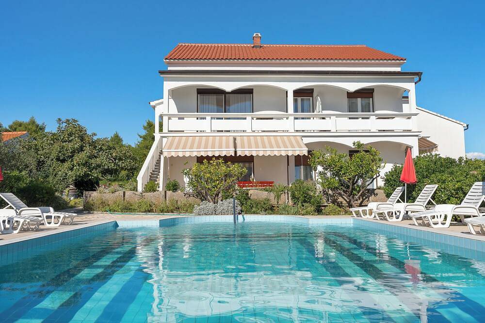 Appartamento vacanze a Vir a partire da 75€ a notte