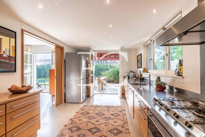 Location de vacances pour 10 personnes, avec jardin ainsi que piscine et terrasse à Bassussarry - 3