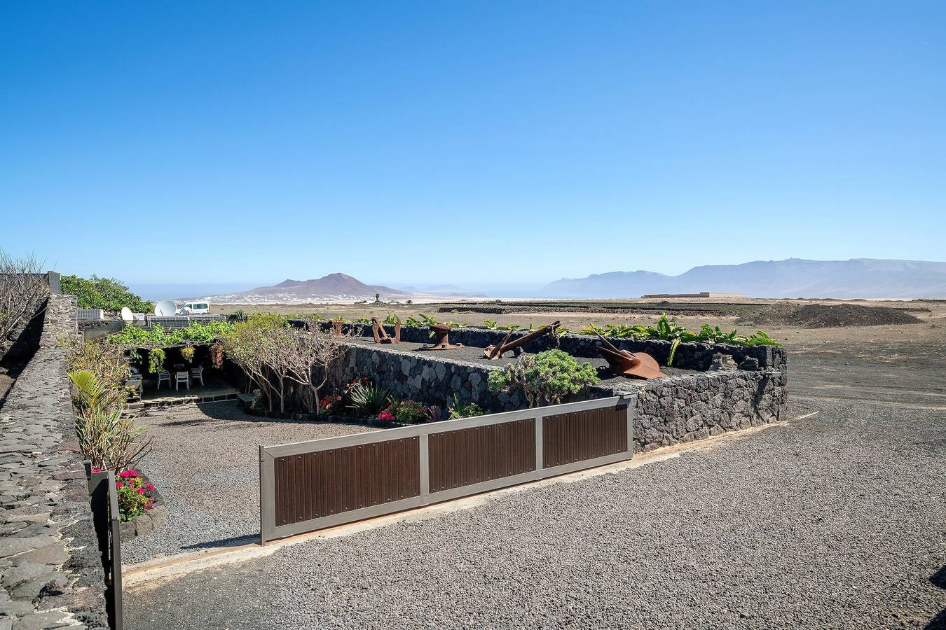 Casa de campo 'Finca El Refugio' con vistas a la montaña, terraza privada y Wi-Fi in Teguise, Lanzarote
