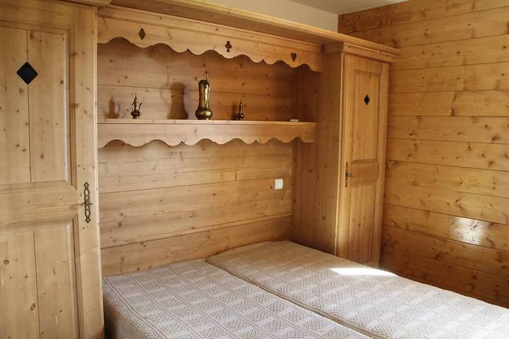 Entire apartment, Apartment with private pool at the foot of the slopes with garage - ski school at 300m in Villard-sur-Doron, Albertville region