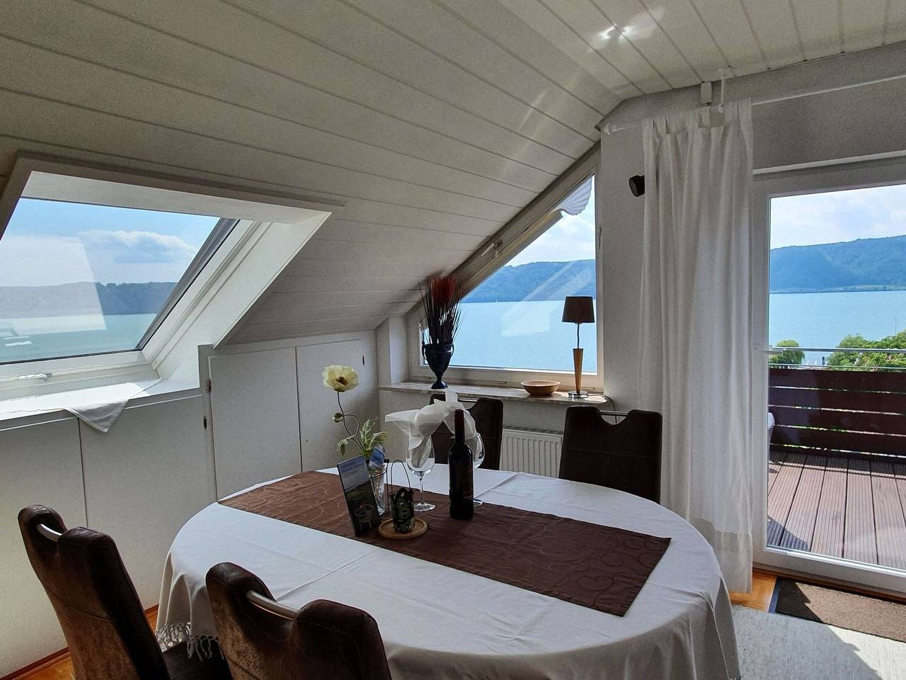 Ganze Wohnung, Apartment „Panorama-Seesicht“ mit Seeblick, Balkon und Wlan in Sipplingen, Region Bodensee-Oberschwaben