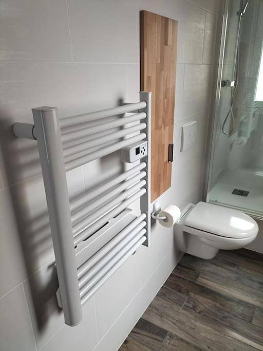 Appartement entier, Logement entier 3 pièces et terrasse in Mazières-en-Gâtine, Deux-Sèvres
