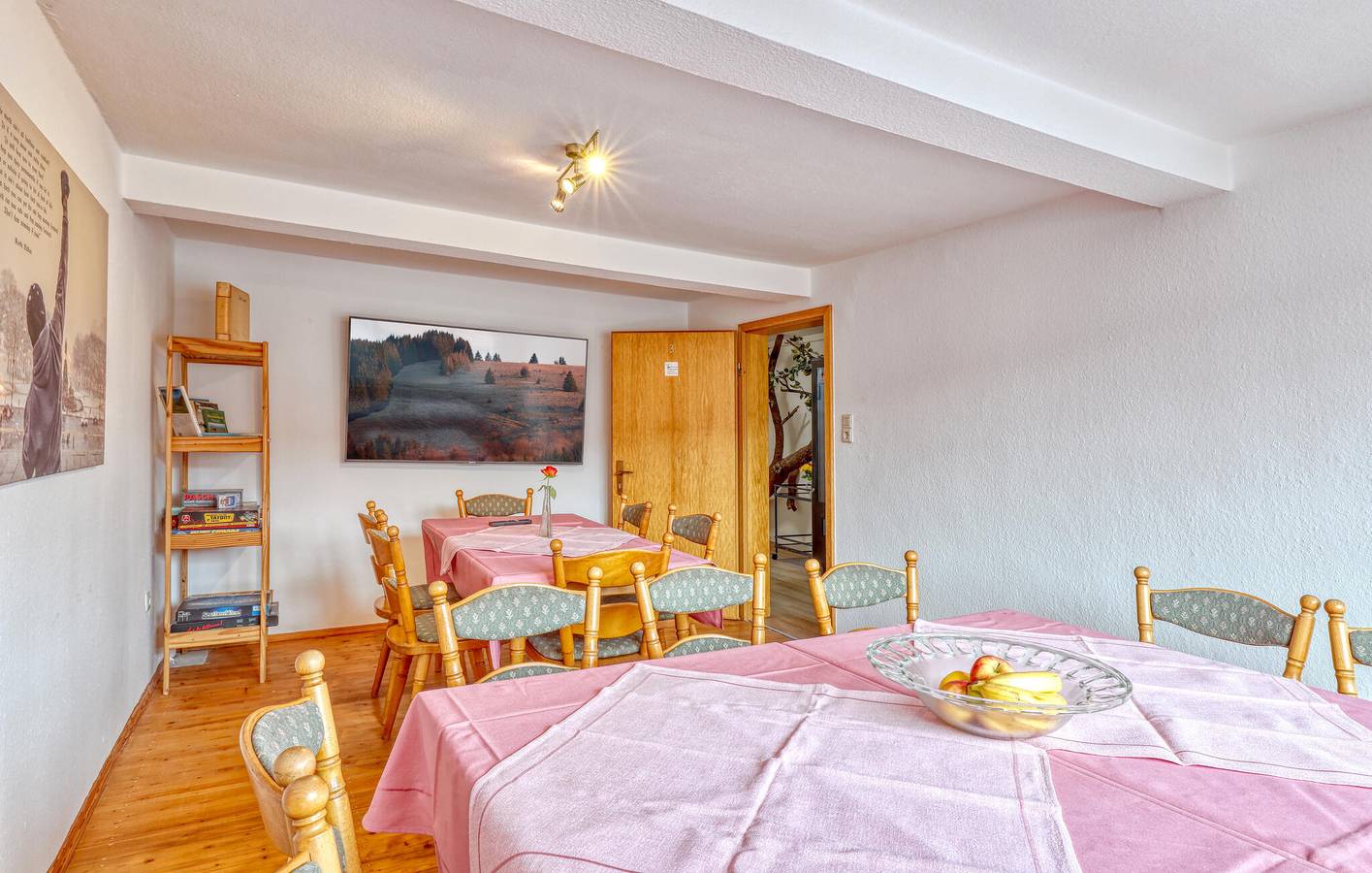 Ganze Ferienwohnung, Gemütliches Appartement mit Terrasse in Oberweißenbrunn, Nähe Skilift in Bischofsheim an der Rhön, Rhön-Bayern