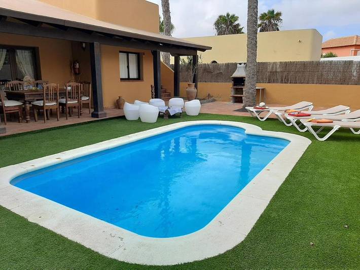 Villa voor 6 personen, met tuin en zwembad in Corralejo