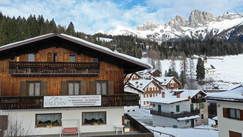 B&b per 2 persone, con Balcone e Terrazza nonché Giardino e Panorama in Passo San Pellegrino
