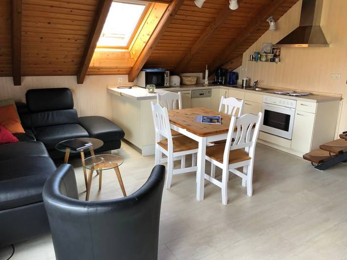 Ferienwohnung für 6 Personen, mit Balkon und Garten sowie Sauna in Burhave
