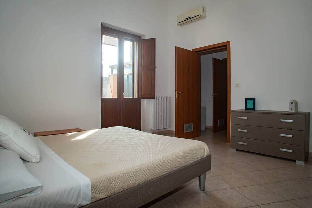 Entire apartment, Casa San Lorenzo 1 - The Fab Stay in Brindisi, Salento