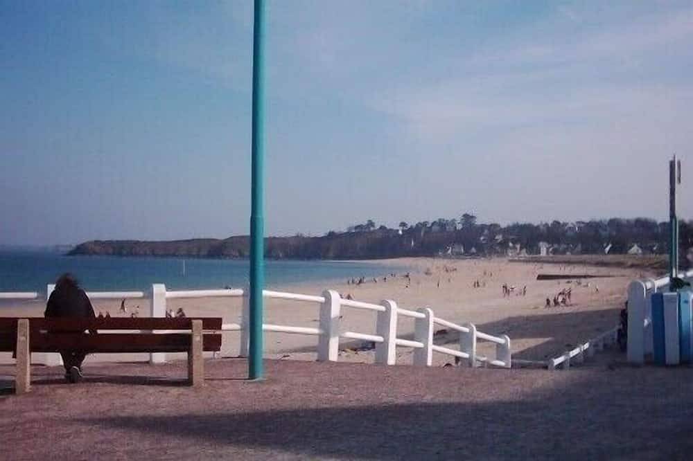 Appartement entier, Appartement bord de mer situé à 100m de la grande plage des commerces in Saint-Cast-le-Guildo, Région de Dinan