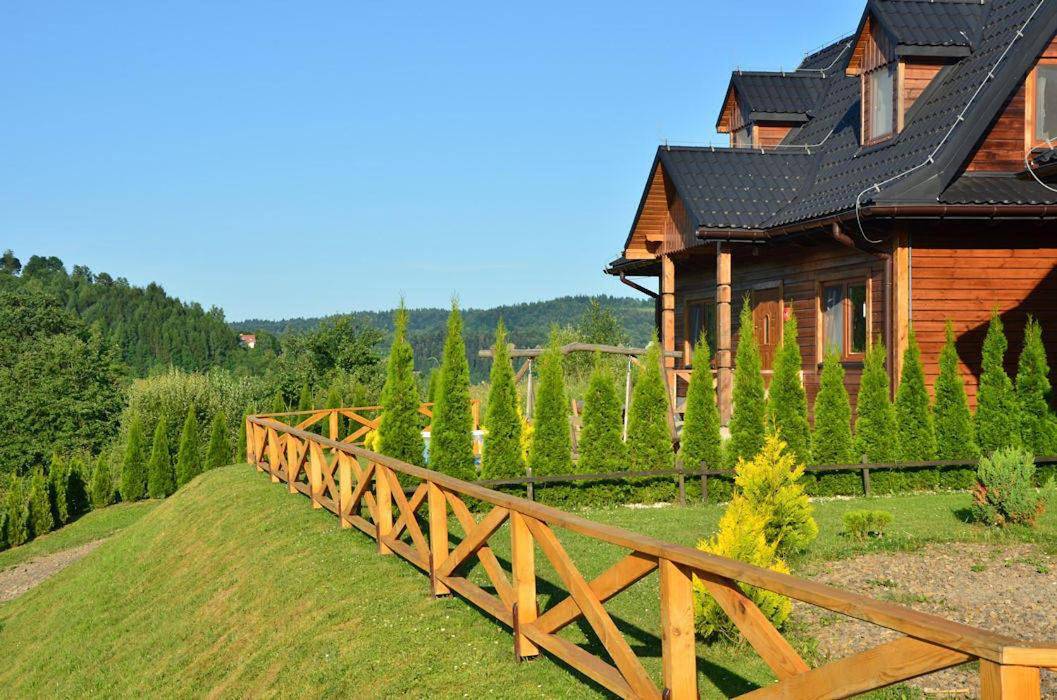 Four-Bedroom House in Karpaty (Polska)