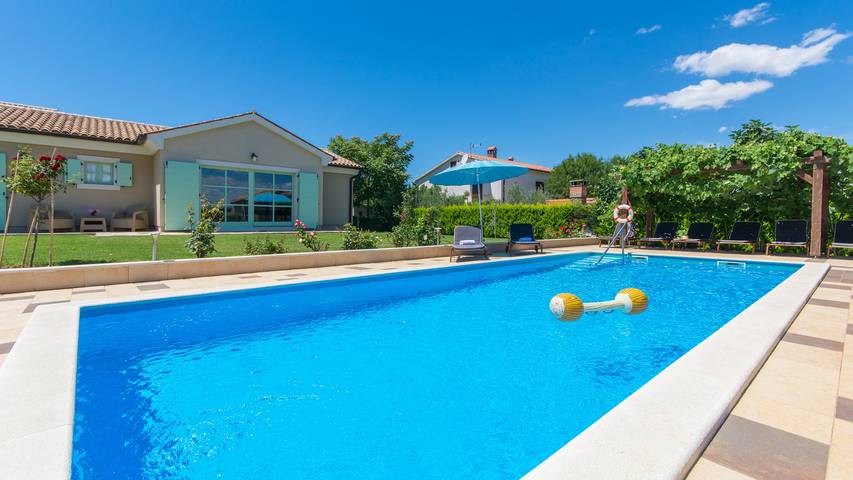 Villa für 10 Personen, mit Terrasse und Garten, kinderfreundlich in Istrien - 2
