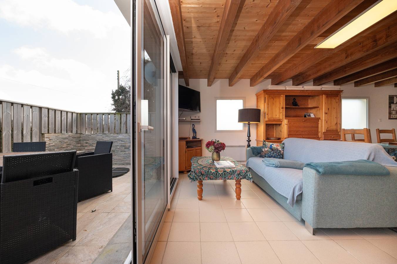 Ferienhaus 'L'annexe' mit privater Terrasse und Wlan in Locmaria, Côte des Mégalithes