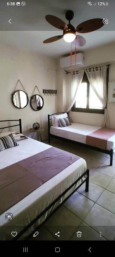 Gîte pour 8 personnes, avec vue et jardin, adapté aux familles dans Ormos Panagias - 4