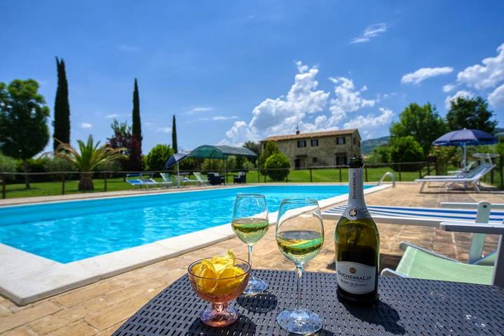 Appartamento vacanze per 5 persone, con giardino e panorama nonché piscina, con animali domestici - 1