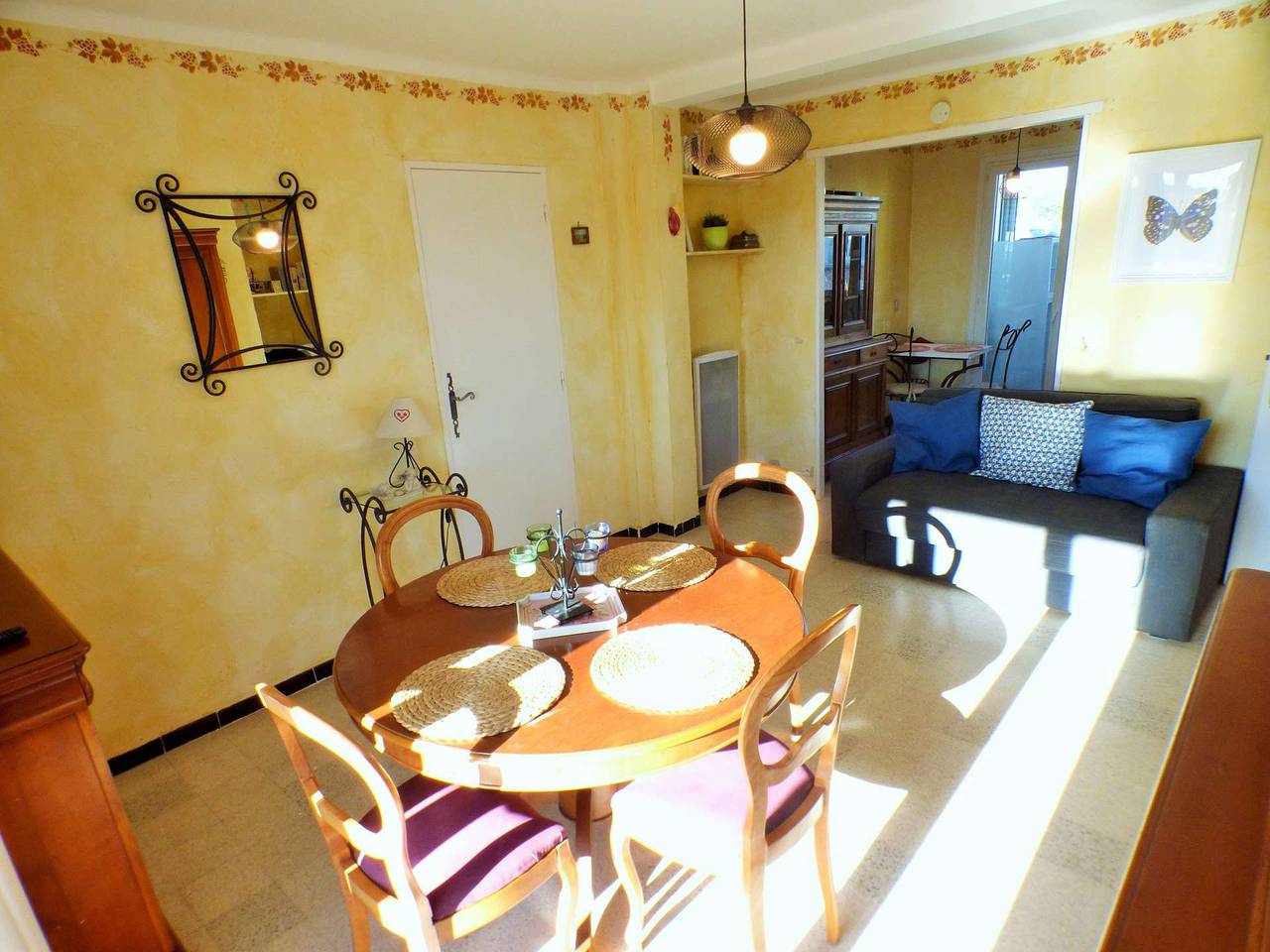 Entire holiday apartment, T3 in Mar Vivo less than 100m from the beach in Les Sablettes, La Seyne-sur-Mer