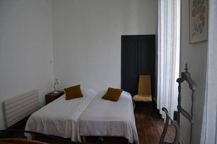 Gîte pour 15 personnes, avec jardin ainsi que piscine et terrasse à Sainte-Gemme - 3