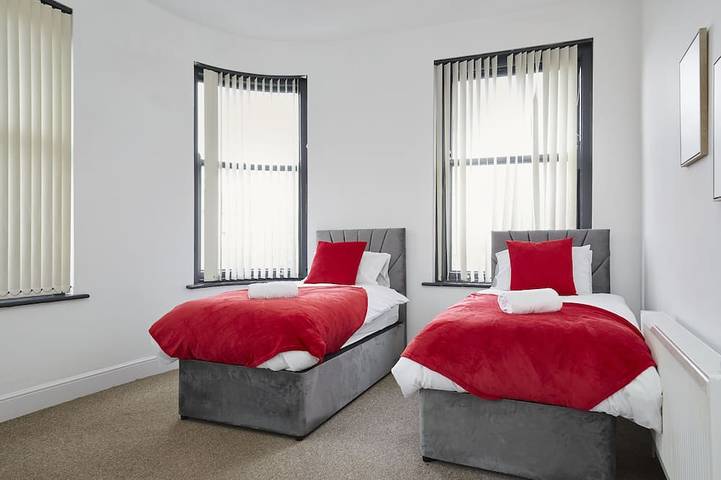 Apartment for 9 people in Barnsley