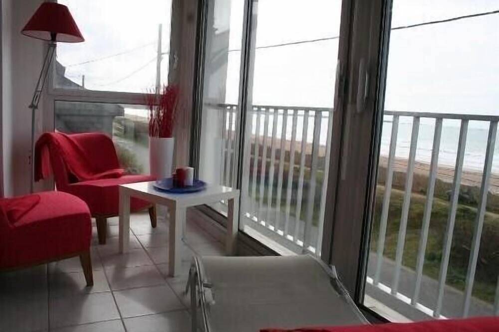 Appartement entier, Appartement vue mer avec accès direct à la plage, parking privatif, 4 personnes in Penthièvre, Saint-Pierre-Quiberon