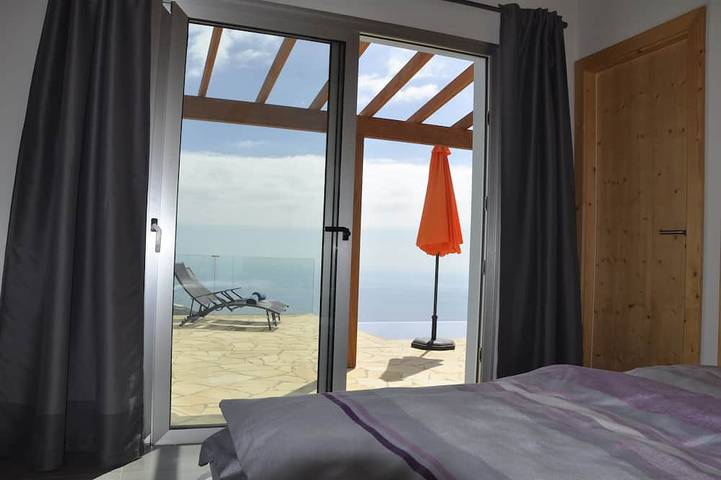 Casa Tabladito avec piscine chauffée et vue fantastique sur la mer. in Tijarafe, La Palma Nord