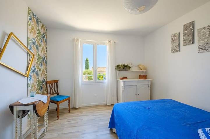 La casa con persianas azules, encantadora villa con jardín. in Tourrettes-sur-Loup, Costa mediterránea (Francia)