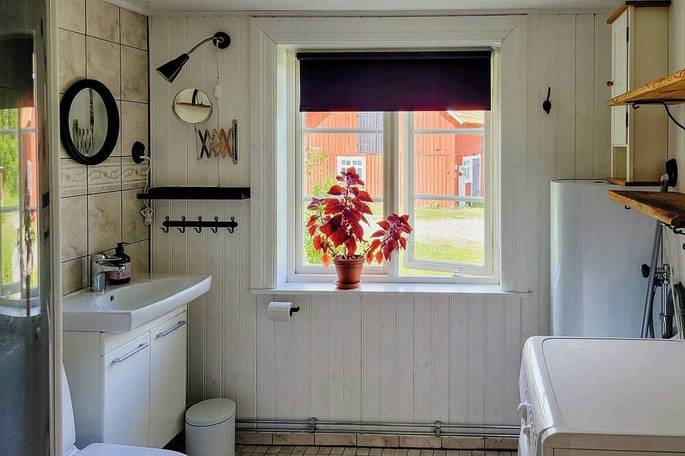 Ländliches Haus aus dem 19. Jahrhundert in der Nähe von Götlunda in Arboga, Hjälmaren