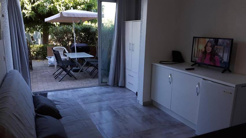 Gîte pour 4 personnes, avec vue et terrasse, animaux acceptés dans Plage du Grazel - 2