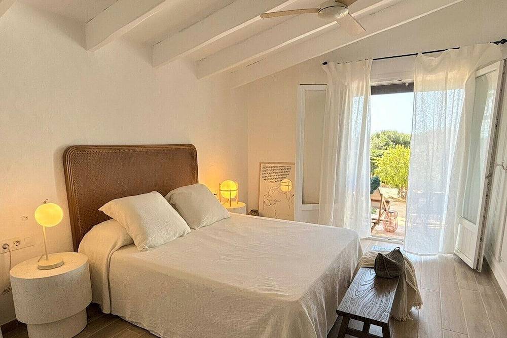 Villa Mar Blau, sea views, 6 pax, Air Conditioning in Binissafuller, Sant Lluís