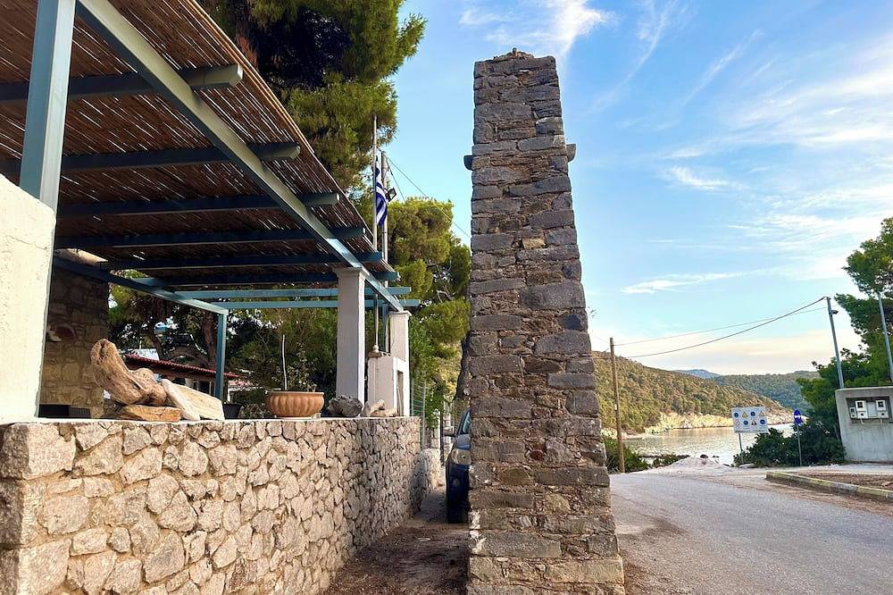 Charming 1-bedroom house with Ac, Wifi in pleasant Atsitsa in Skyros