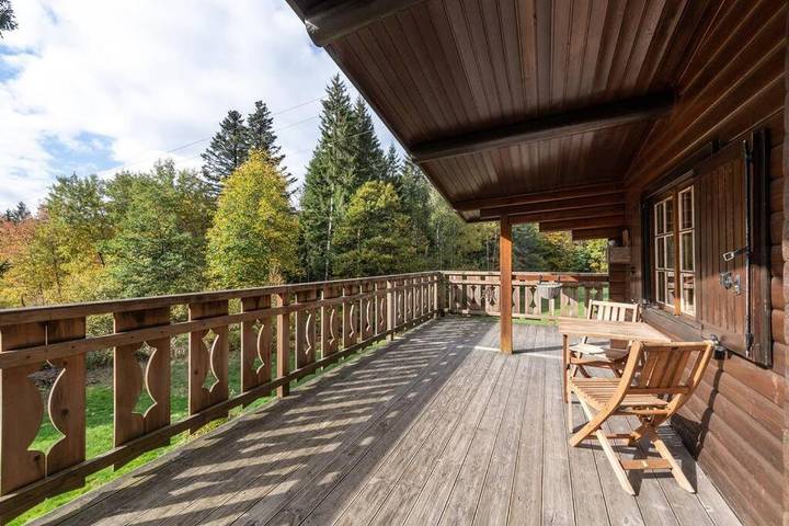Gîte pour 8 personnes, avec balcon ainsi que jardin et vue à Champdray - 2