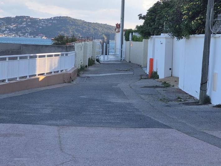 Location de vacances pour 11 personnes, avec terrasse ainsi que jardin et vue dans Le Mourillon - 3