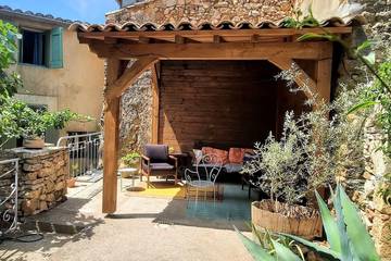 Gîte pour 8 personnes, avec jardin et balcon à Puéchabon