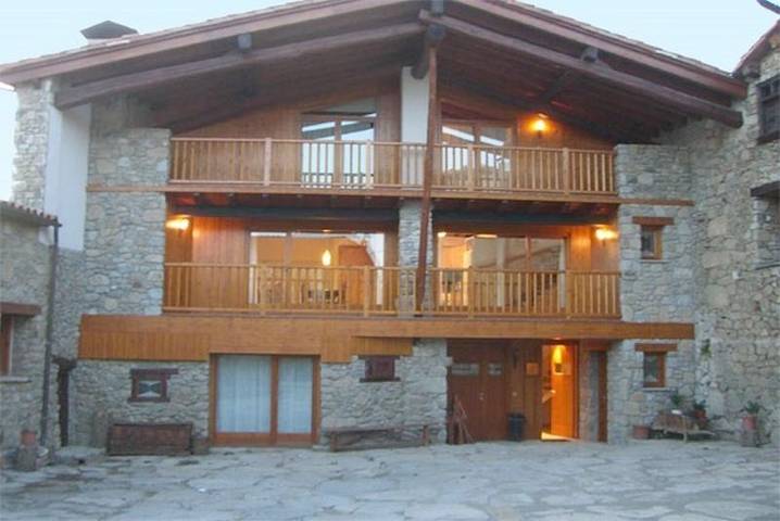Casa rural para 5 personas, con Balcón y Terraza además de Jacuzzi y Jardín en Baixa Cerdanya - 2