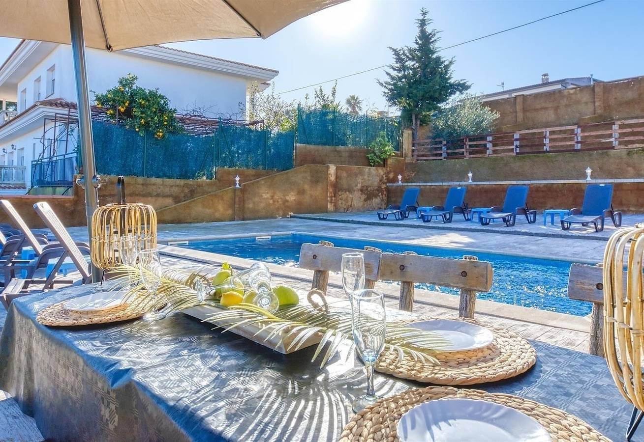 Villa "Costacabana - Abigail" met Uitzicht op Zee, Privézwembad & Wifi in Condado del Jaruco, Lloret de Mar