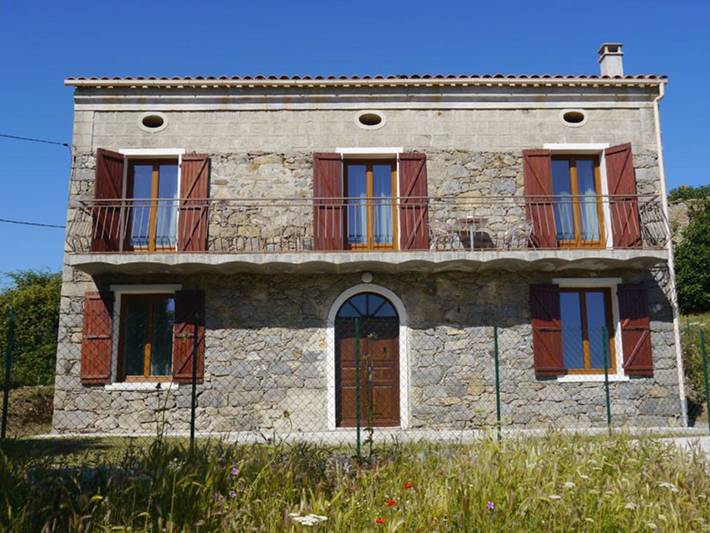 Location de vacances pour 6 personnes, avec jardin, animaux acceptés à Ventiseri