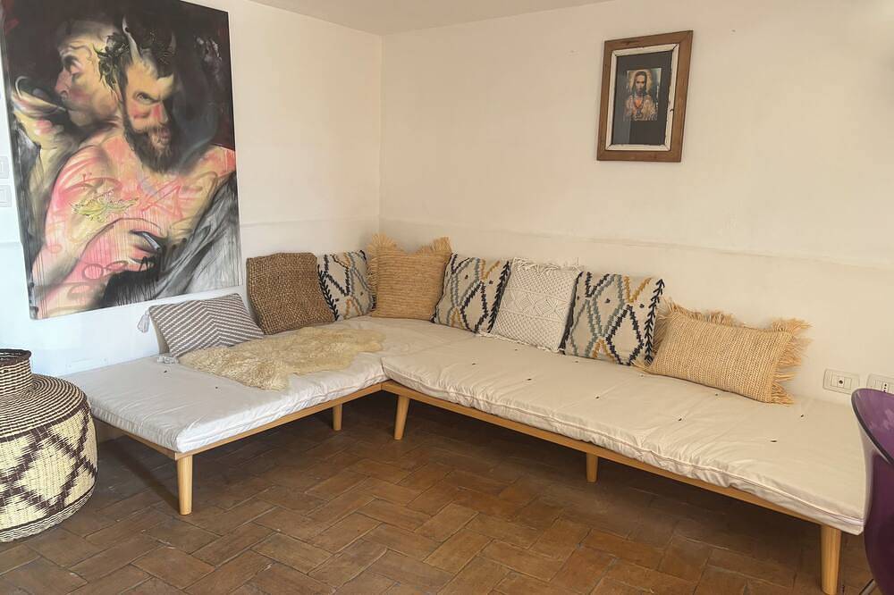 The small house between tradition and modernity in Mattinata, Gargano