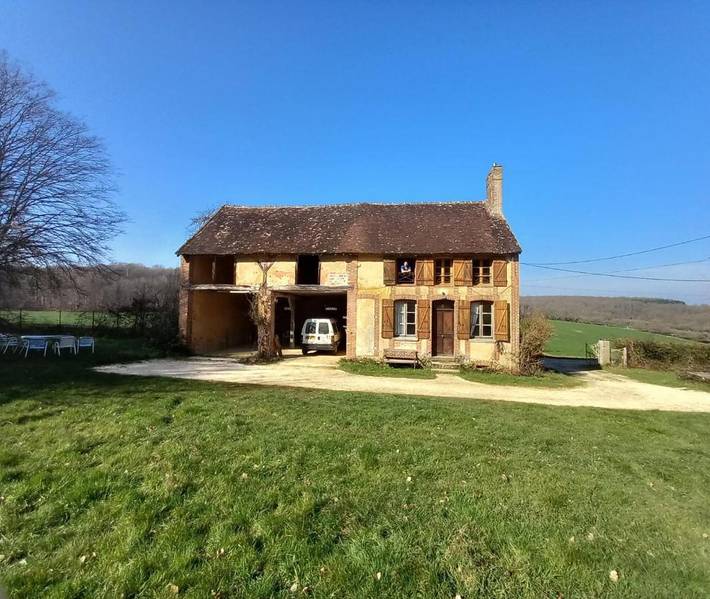 Gîte pour 9 personnes, avec vue et jardin dans Dracy