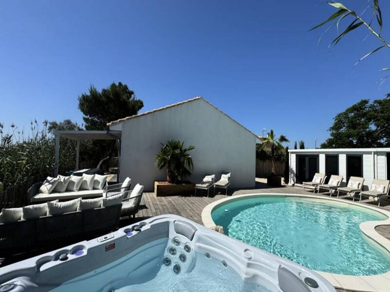 Appartement entier, Villa à Aigues-Mortes avec Piscine & Vue in Aigues-Mortes, Côte d'Améthyste