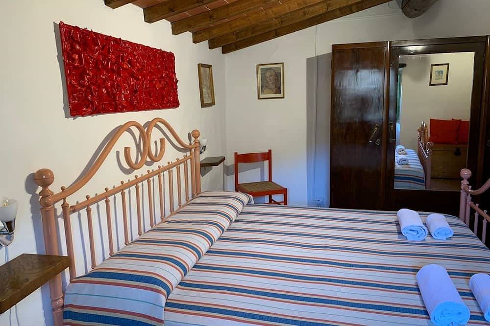 Rustic House in Reggello with Garden and Patio in Reggello, Valdarno